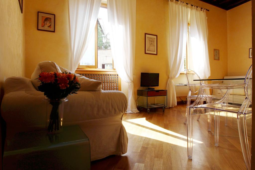 Domus Pellegrino Villa Rome Exterior photo